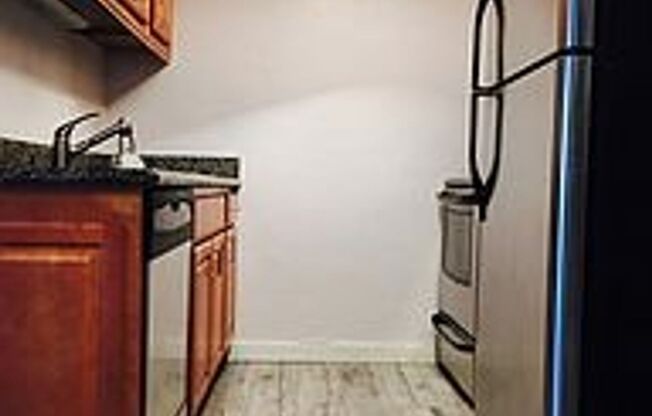 Beautiful, Bright and Spacious Condo near Downtown!
