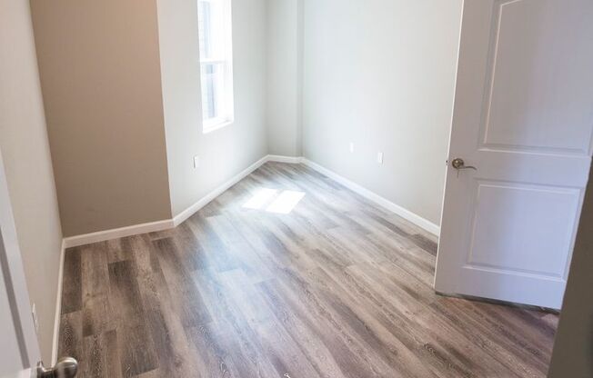 3 beds, 2 baths, $1,650, Unit 3/2