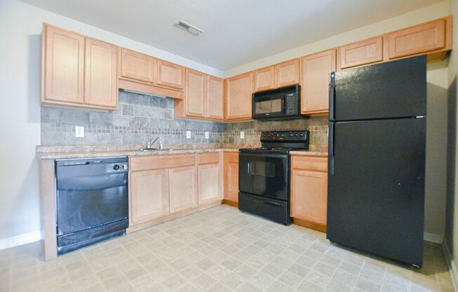 2 beds, 1 bath, $1,100, Unit Unit B