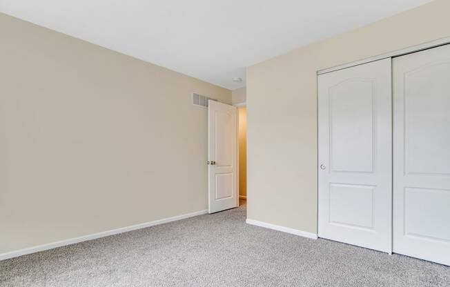 Bedroom With Closet at Glen at Bogey Hills, St. Charles, 63303