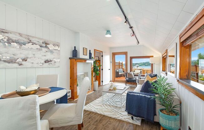 Waterfront 9508