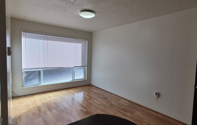 1 bed, 1 bath, 525 sqft, $1,200, Unit Unit #4