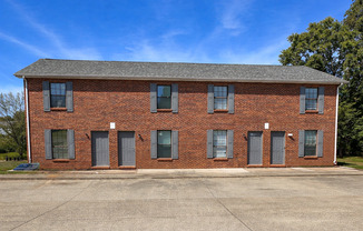 1521 West Knollwood Circle