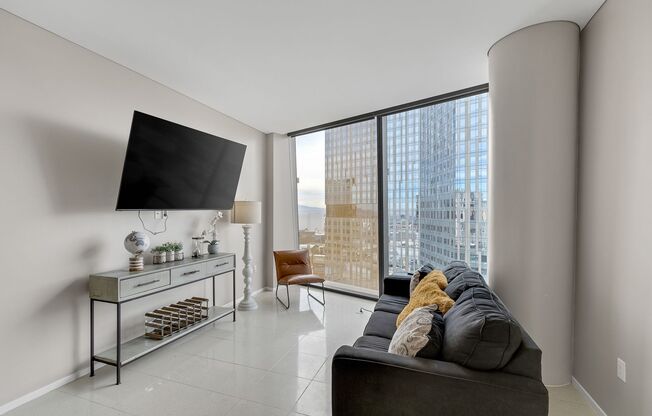 1 bed, 1 bath, 735 sqft, $2,750, Unit 2201