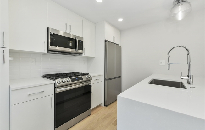 10 LAMSON CT