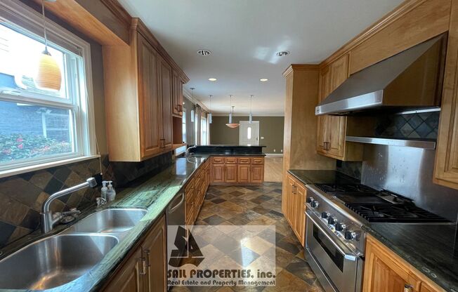 Comfortable Coastal Living in Huntington Beach!