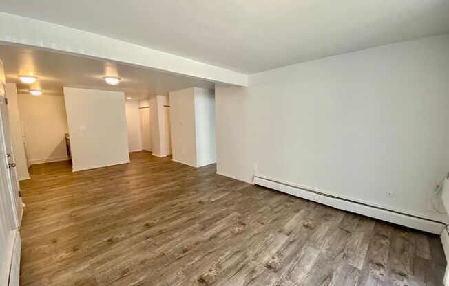 2 beds, 1 bath, 1,000 sqft, $1,295, Unit 309