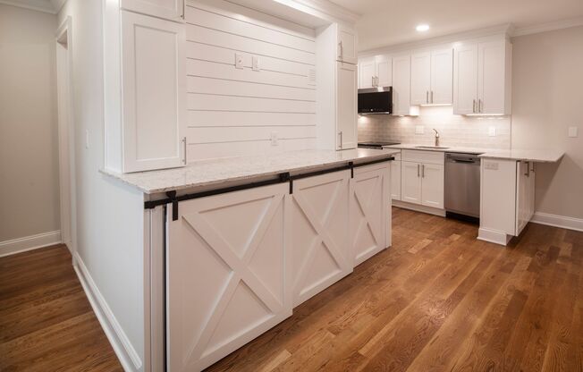 Studio, 1 bath, 380 sqft, $1,995, Unit 212