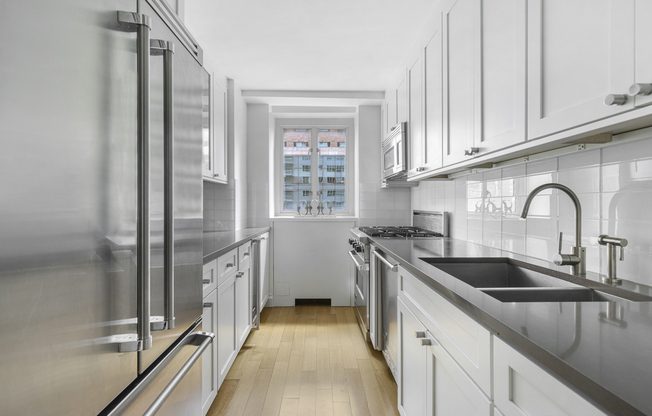 1 bed, 1 bath, 919 sqft, $7,000, Unit E603