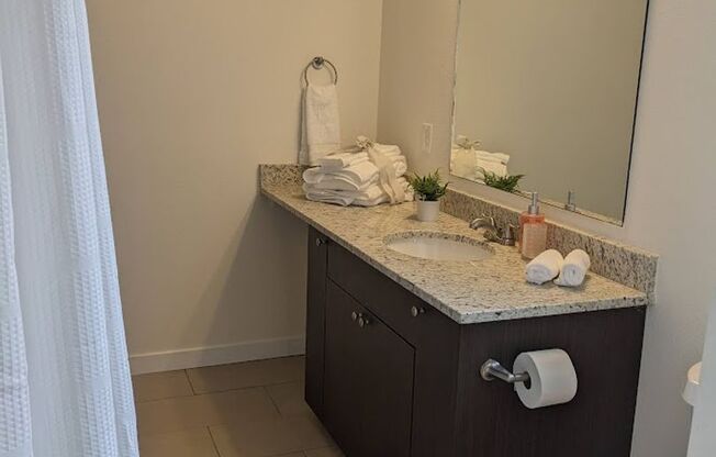 1 bed, 1 bath, 724 sqft, $1,650, Unit 5621 #101 Silverstone