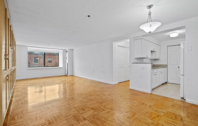 2 beds, 2 baths, 1,306 sqft, $4,500, Unit 418