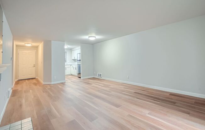 2 beds, 2 baths, 1,000 sqft, $2,595, Unit Unit D204