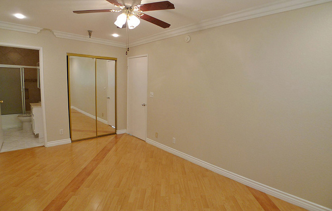 2 beds, 2 baths, 910 sqft, $2,695, Unit 514