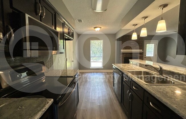 4904 BROOKHOLLOW DR