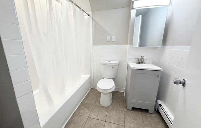 2 beds, 1 bath, $2,500, Unit 1