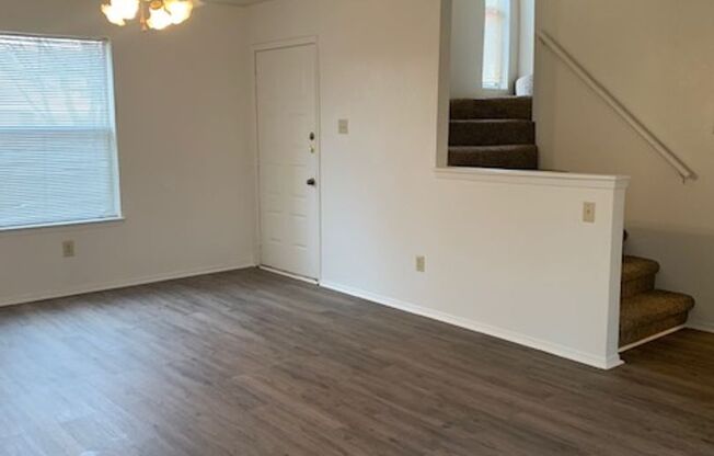 2 beds, 1.5 baths, 1,084 sqft, $950, Unit 0403