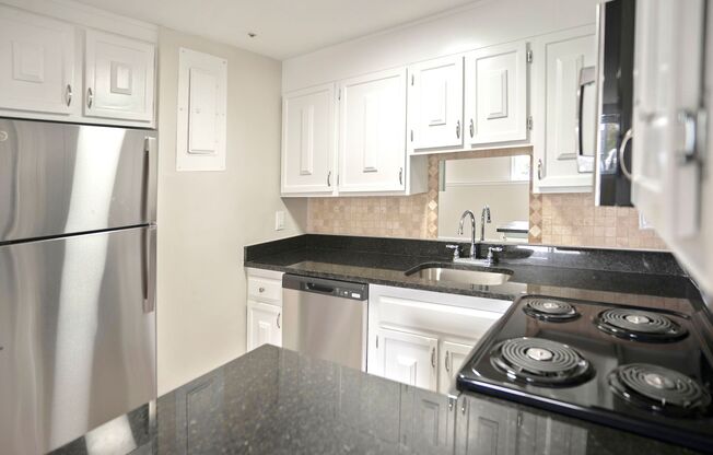 2 beds, 1 bath, 1,050 sqft, $2,600, Unit 20-1