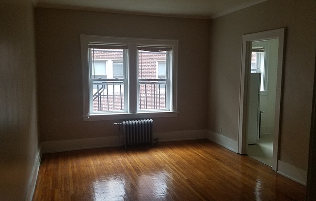 Studio, 1 bath, 400 sqft, $895, Unit 49-20 Troup