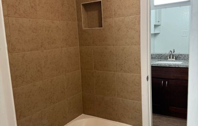 2 beds, 1.5 baths, 910 sqft, $1,299, Unit 2-212
