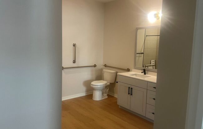 1 bed, 1 bath, 1,013 sqft, $2,989, Unit 102