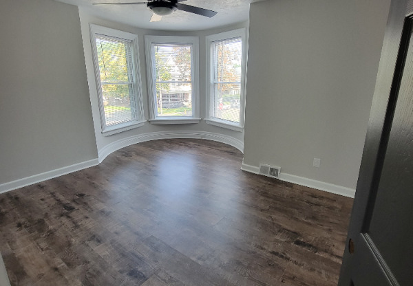 701 W 8 ST