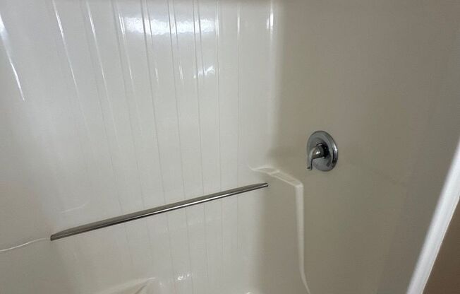 1 bed, 1 bath, 600 sqft, $1,200, Unit 211