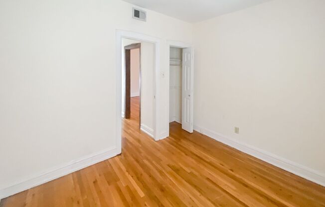 1 bed, 1 bath, 645 sqft, $1,850, Unit 3525.5-3S