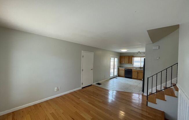 Cozy home 4 bedroom, 2 bath Longmont home! Ready for Move in!