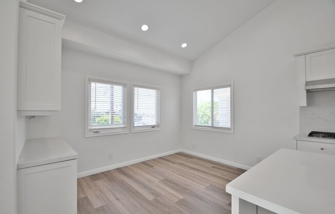 Beautiful Ocean View Townhome with Remodeled Kitchen in South Redondo Beach