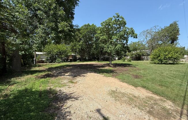 305 &amp; 401 Chaparral Rd