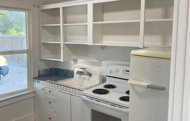 Studio, 1 bath, 500 sqft, $750