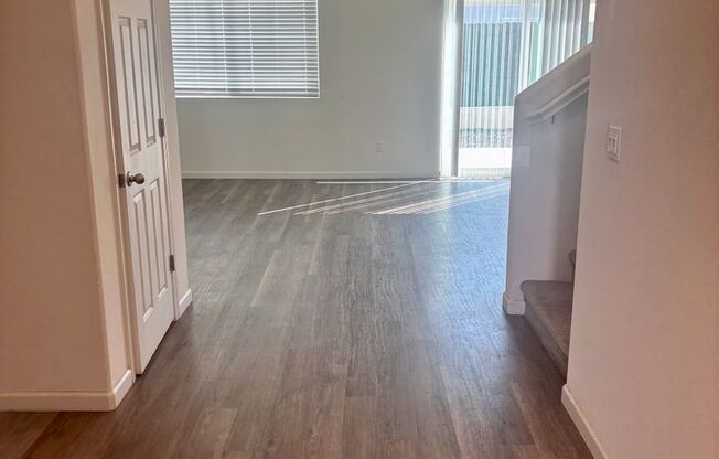 Sprawling 4/3 Newer Build Roseville Beauty!  See ad for viewings!