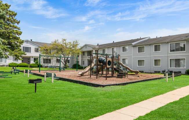 apartments with a playground in auburn hills mi