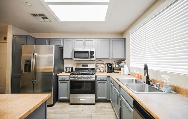 2 beds, 2 baths, $1,700
