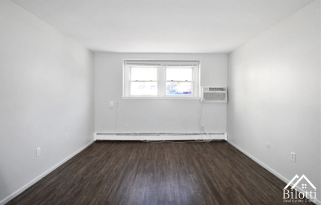 1 bed, 1 bath, 620 sqft, $1,525, Unit 266-02