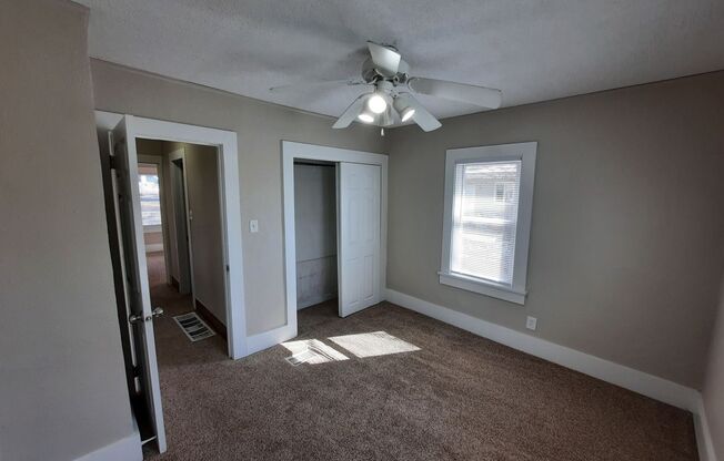 2 beds, 1 bath, $1,095