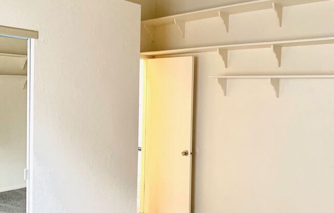 2 beds, 1 bath, 820 sqft, $1,550, Unit 1522D