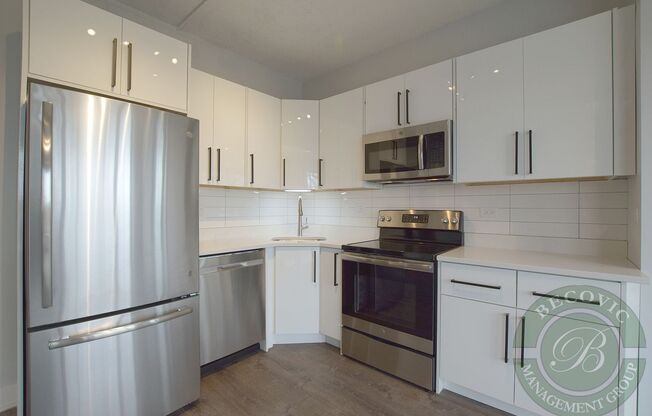 2 beds, 1 bath, 570 sqft, $2,500, Unit 301