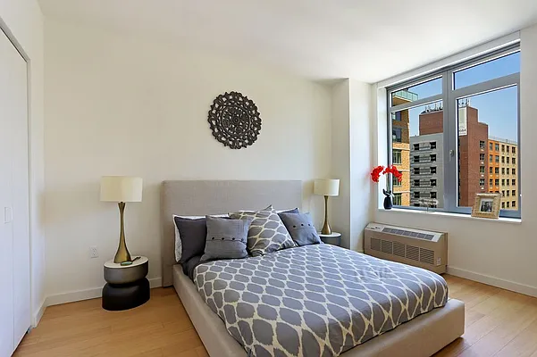 Studio, 1 bath, $4,060, Unit 10R