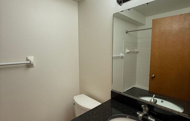 2 beds, 2 baths, 950 sqft, $1,625, Unit 7657CA