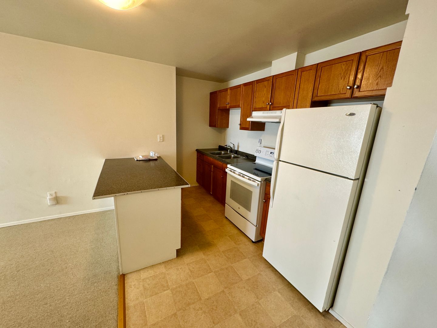 Fantastic 2 Bedroom on the East Slope of Magnolia! One Months rent concession!!