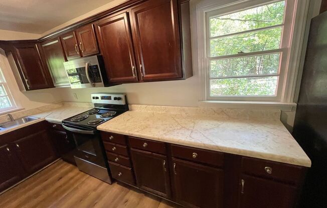 3/1 ranch brick home-fenced back yard!