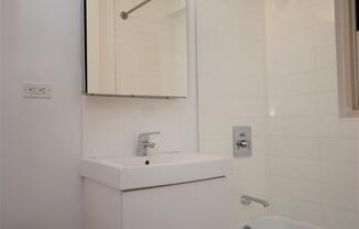 2 beds, 2 baths, $6,300, Unit 11E