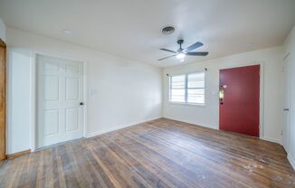 4 beds, 1 bath, $2,200