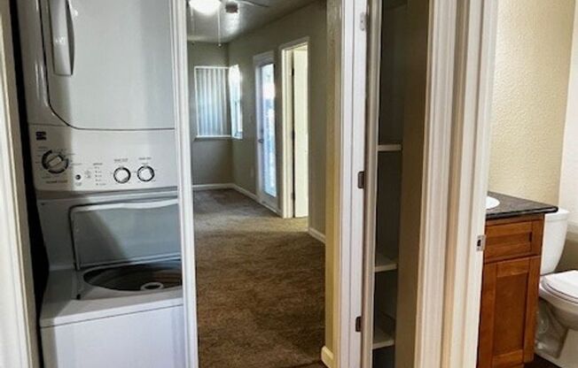 2 beds, 2 baths, 900 sqft, $2,005, Unit 123