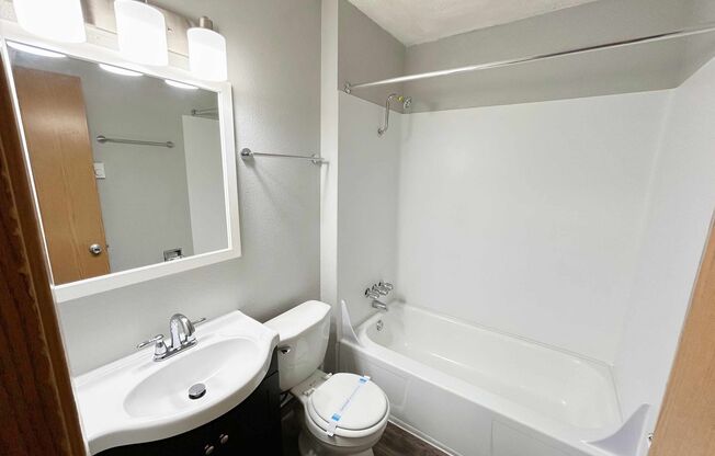 1 bed, 1 bath, 550 sqft, $1,425, Unit A04