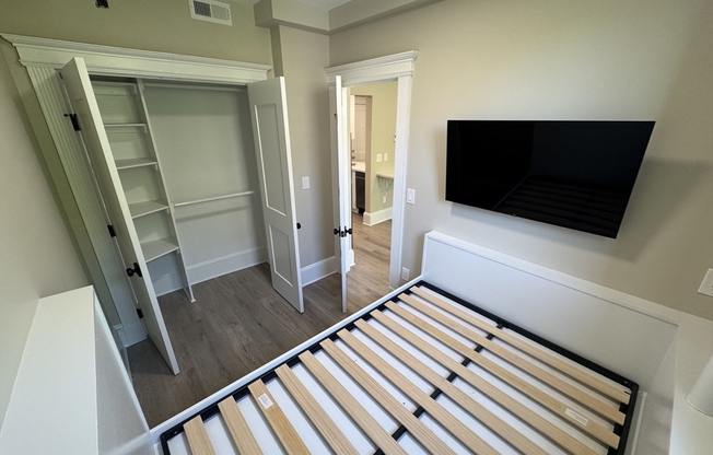 1 bed, 1 bath, 400 sqft, $3,400, Unit 48