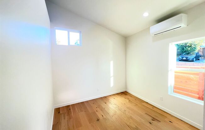 1 bed, 1 bath, 450 sqft, $2,195, Unit 24