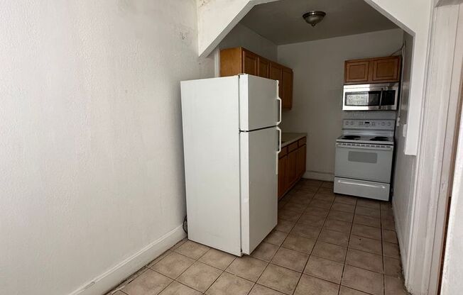 1 bed, 1 bath, $750, Unit 207