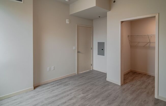 1 bed, 1 bath, 737 sqft, $1,895, Unit 1014